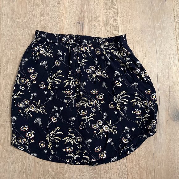 LOFT Floral Skirt - Picture 3 of 3